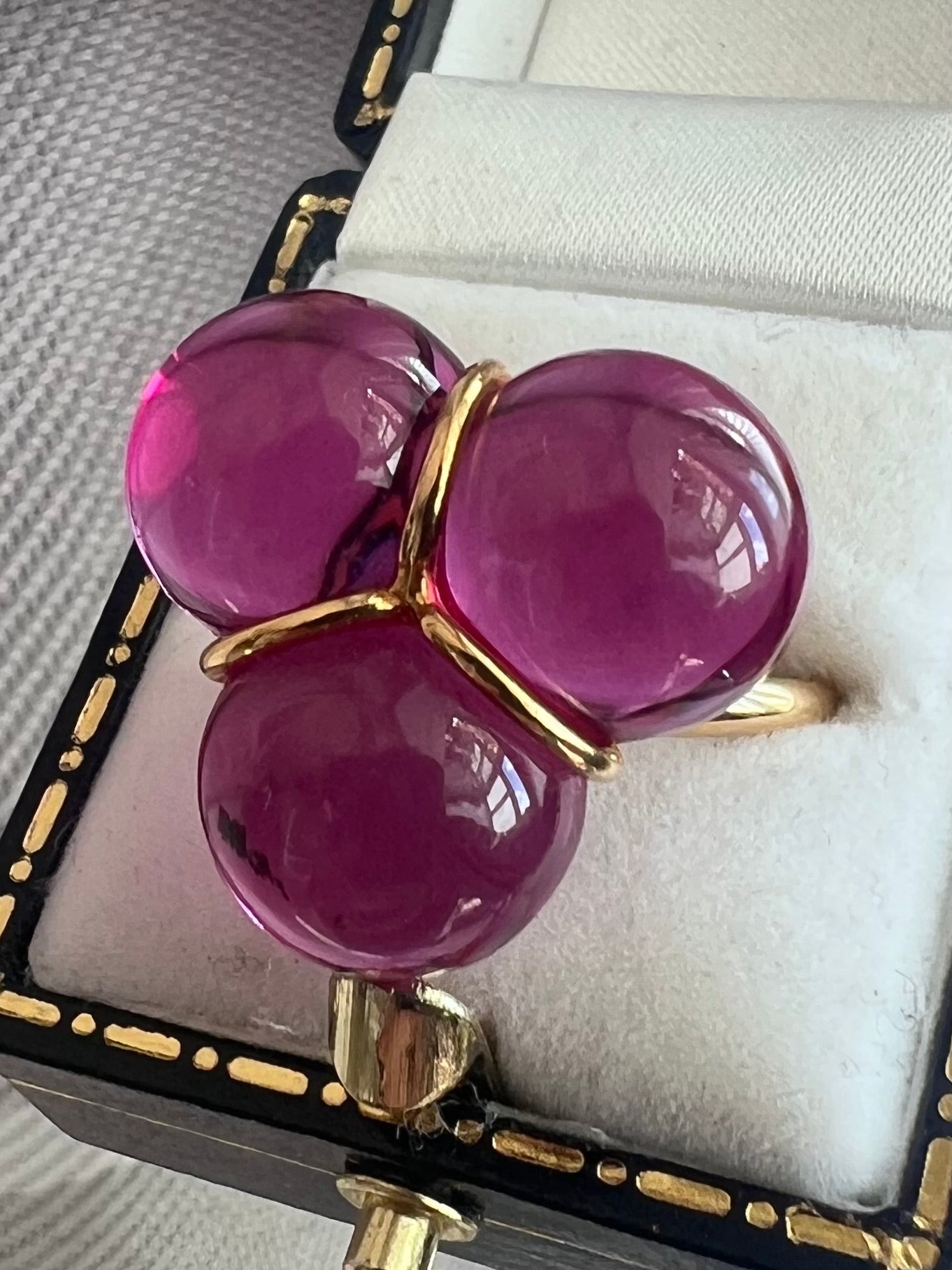 Baccarat 18ct Yellow Gold Purple Orb Trilogy Ring - M