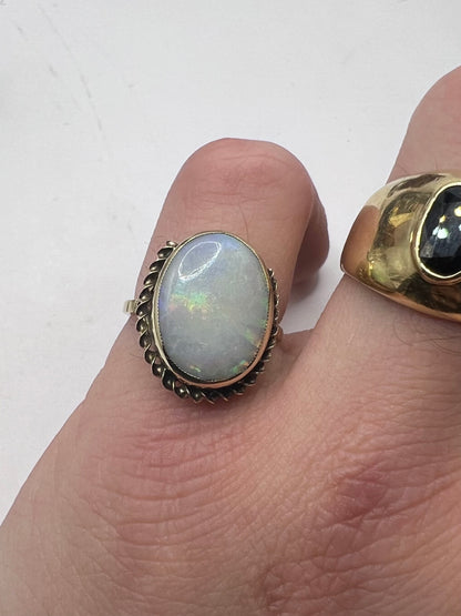 Vintage 9ct Yellow Gold Lucky Horseshoe Opal Ring - M