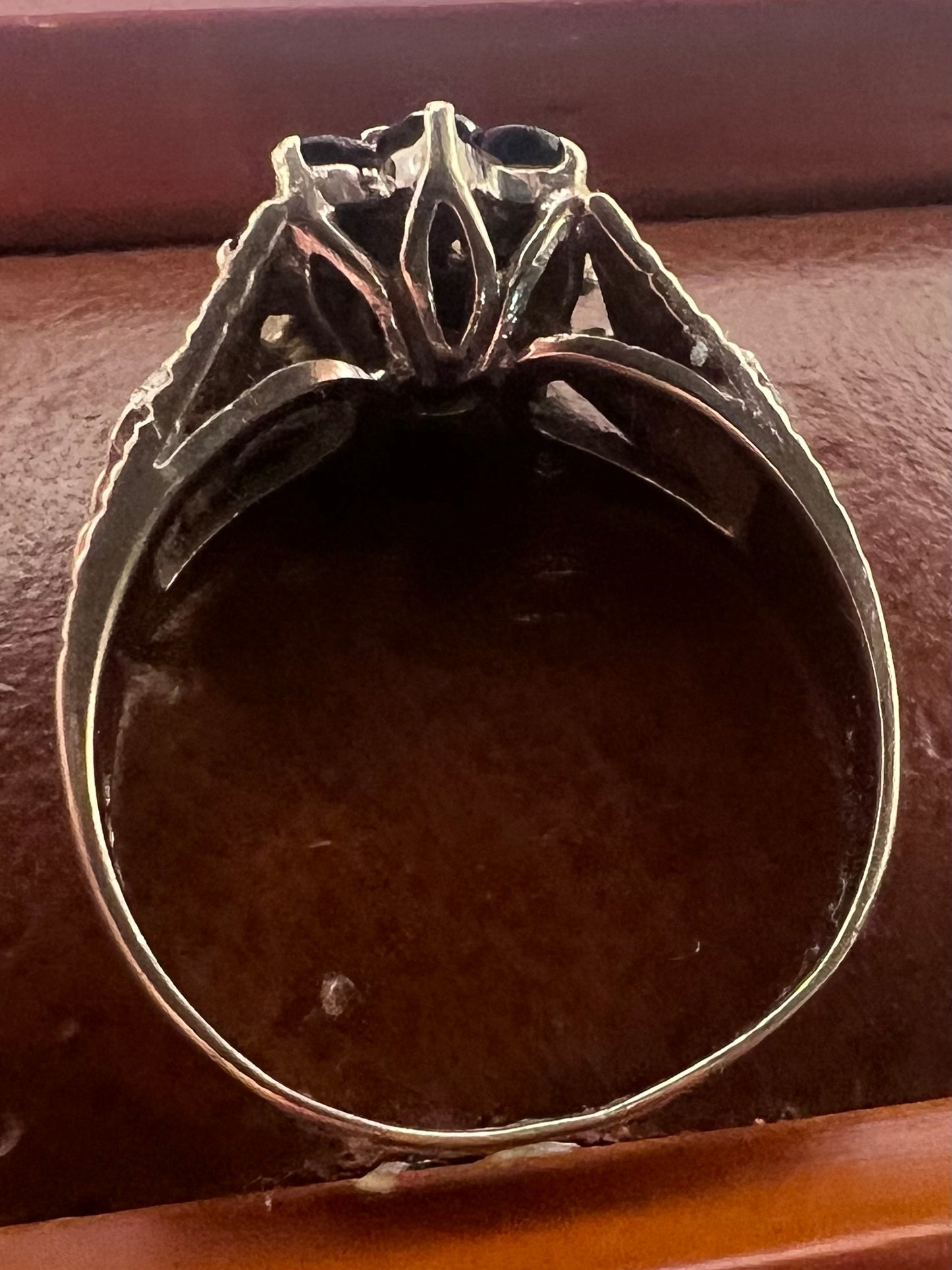 Vintage 9ct White Gold Sapphire & Diamond Ring - P