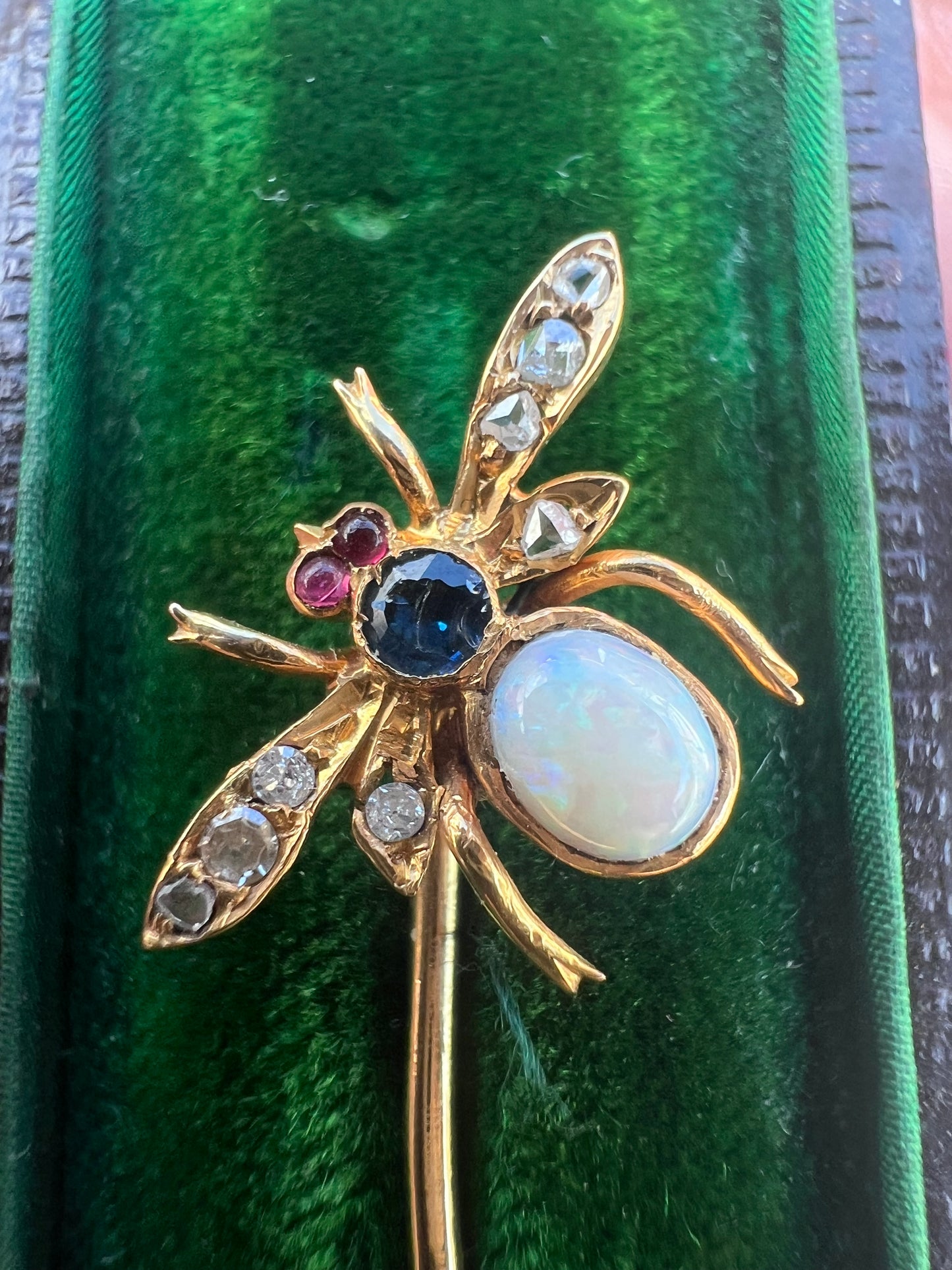 Antique 18ct Yellow Gold Diamond & Opal Bee Stick Pin - 1.63 Grams