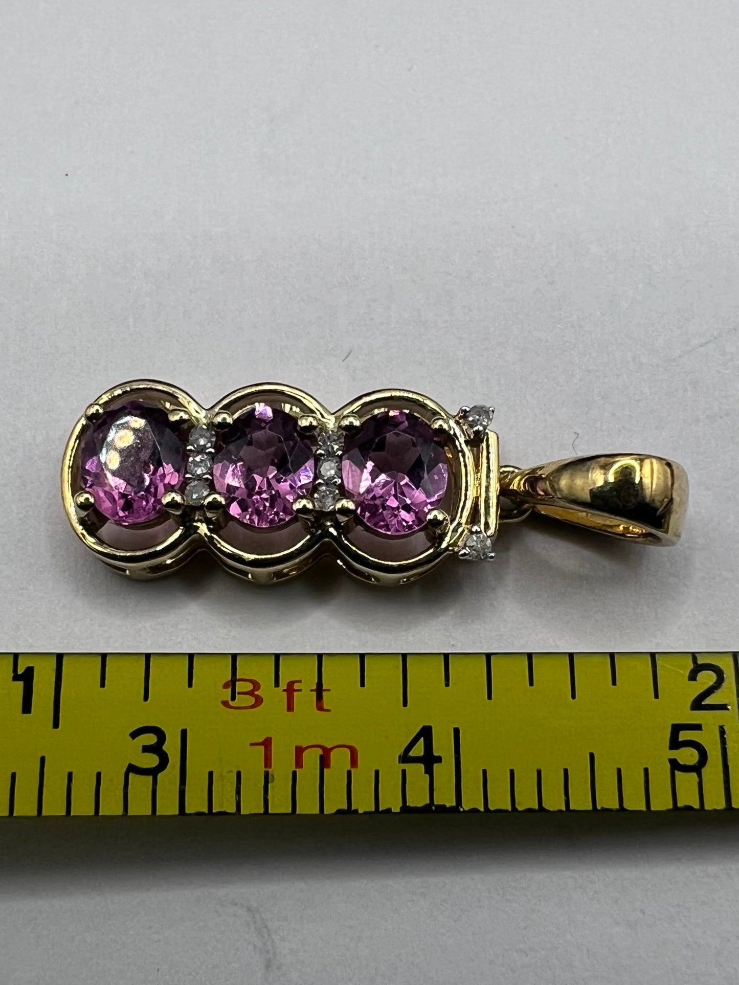 Quality 9ct Yellow Gold Pink Sapphire & Diamond Pendant • 1.78 Grams