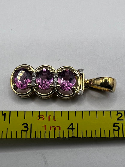 Quality 9ct Yellow Gold Pink Sapphire & Diamond Pendant • 1.78 Grams