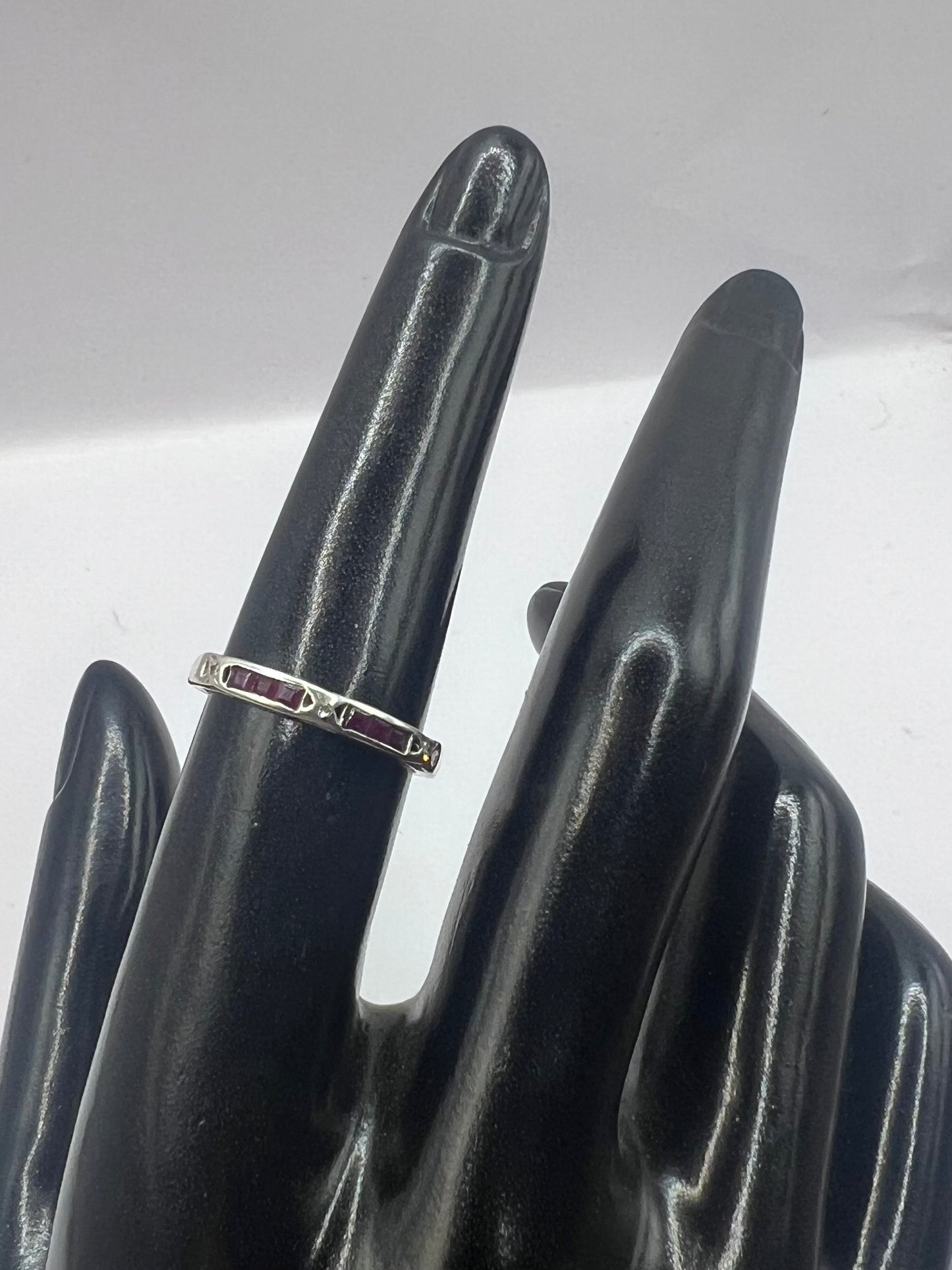 Quality 9ct White Gold Ruby & Diamond Ring - N½