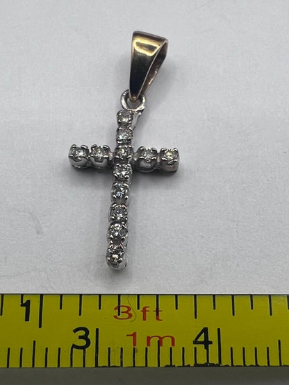 Quality 9ct Yellow Gold Diamond Set Cross Pendant • 0.88 Grams