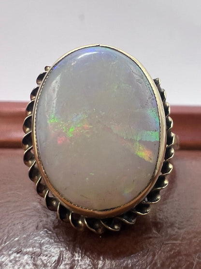 Vintage 9ct Yellow Gold Lucky Horseshoe Opal Ring - M