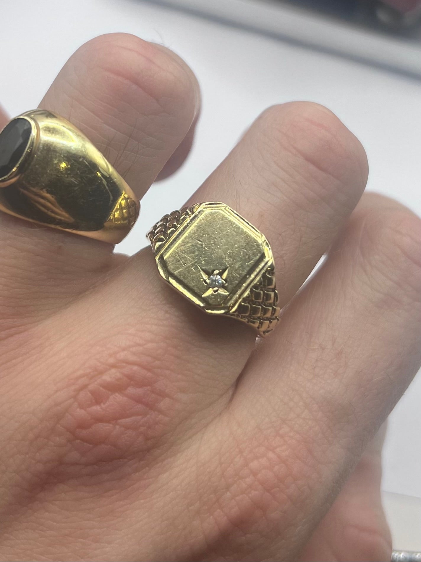 Vintage 9ct Yellow Gold Diamond Set Signet Ring - T