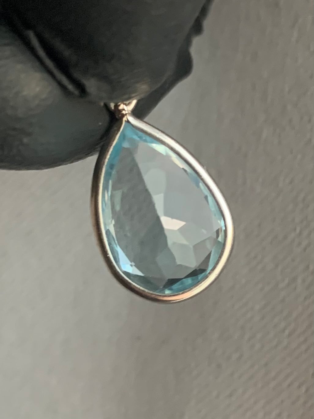 Quality 18ct White Gold Framed Huge 7ct Pear Cut Aquamarine Pendant