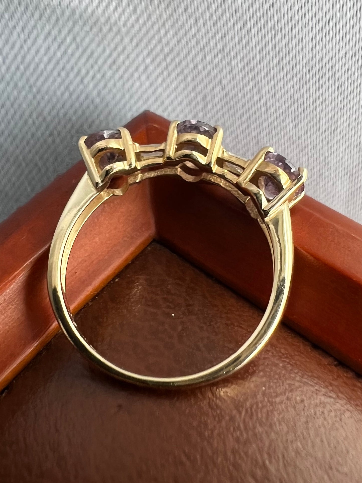 Quality 9ct Yellow Gold Amethyst & Baguette Diamond Ring - K½