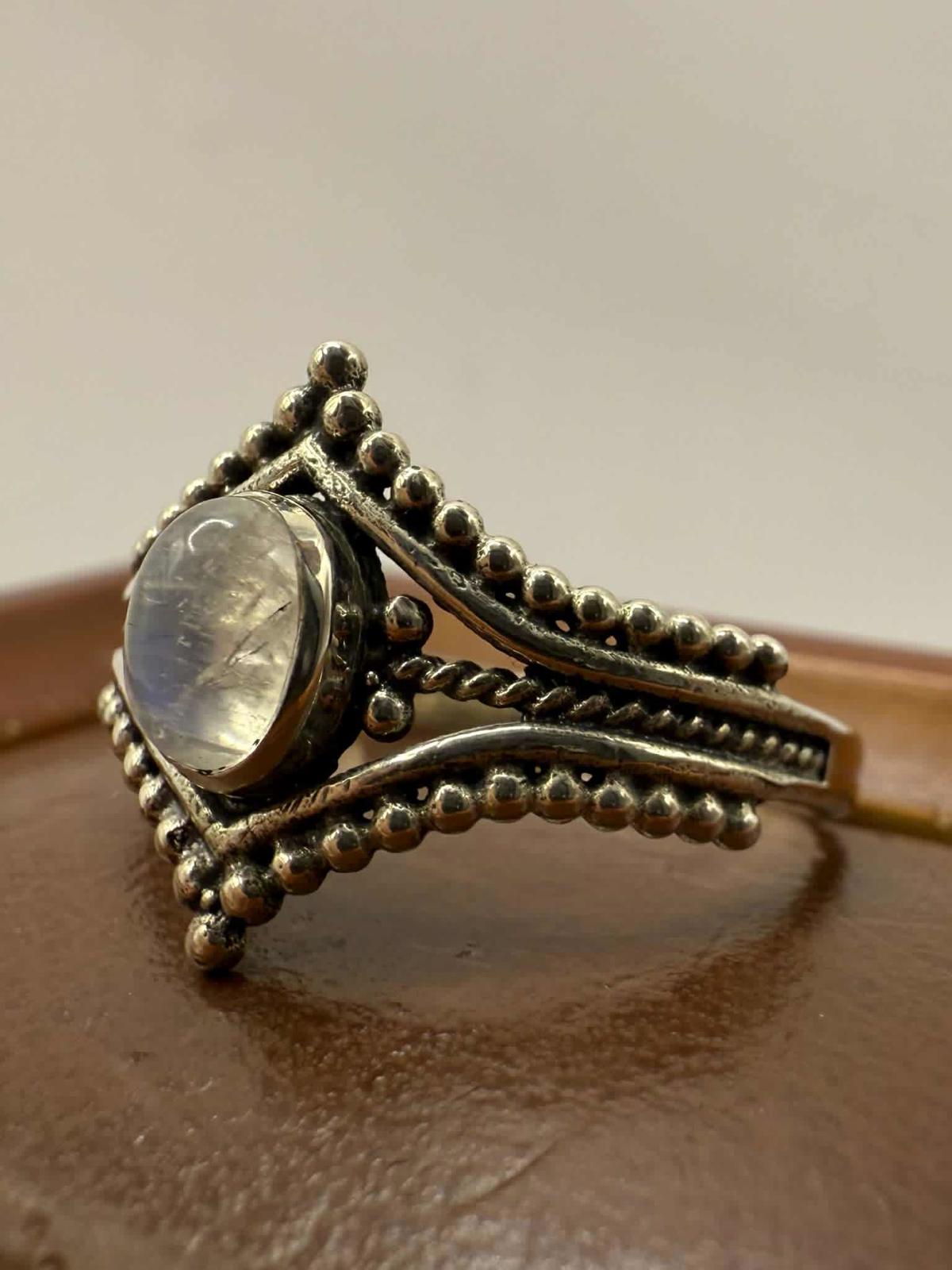 Quality 925 Sterling Silver Crystal Set Ring • Size - V • 3.02 Grams