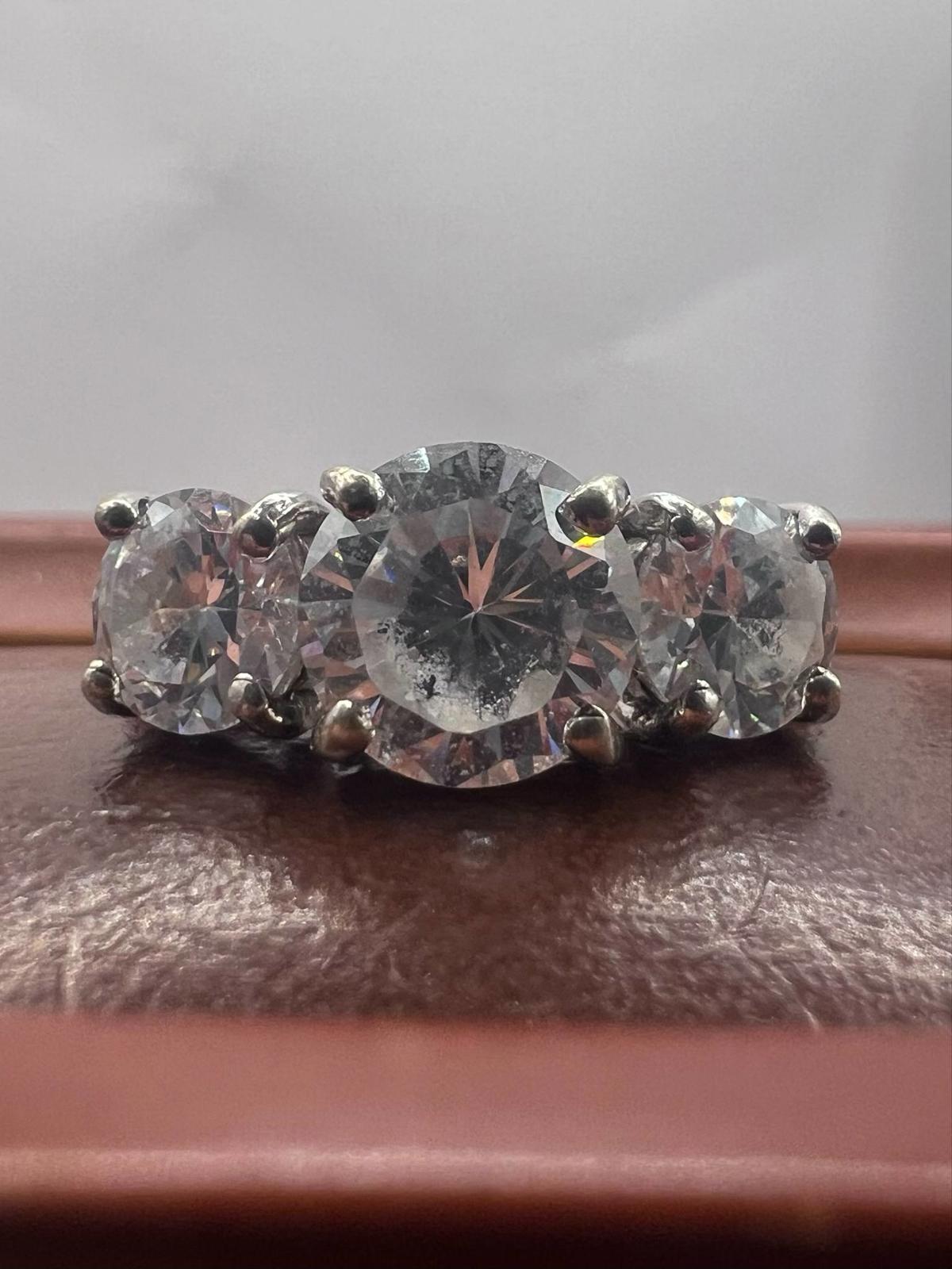 Quality 925 Sterling Silver Trilogy Ring • 4.04 Grams • Size - Q