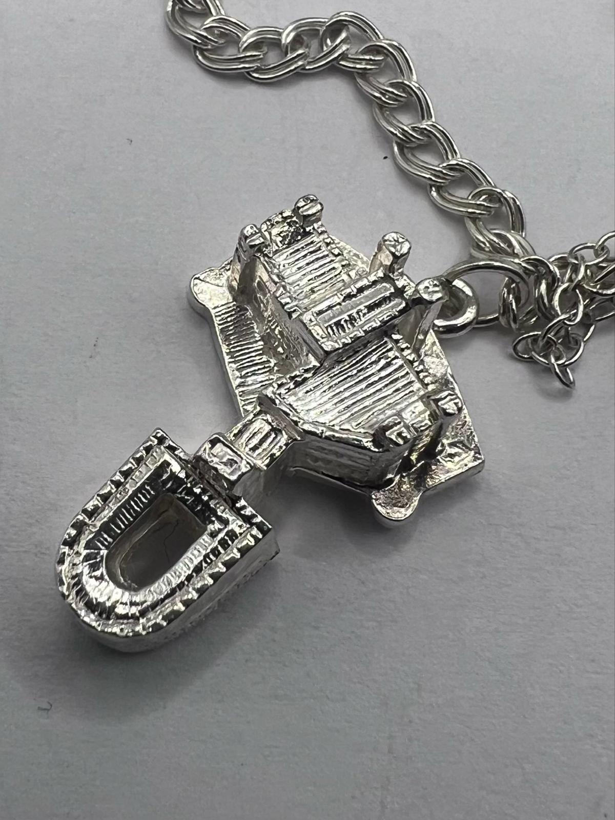 Henry the VIII 925 Sterling Silver Charm Bracelet - 14.21 Grams - 6.5 Inch