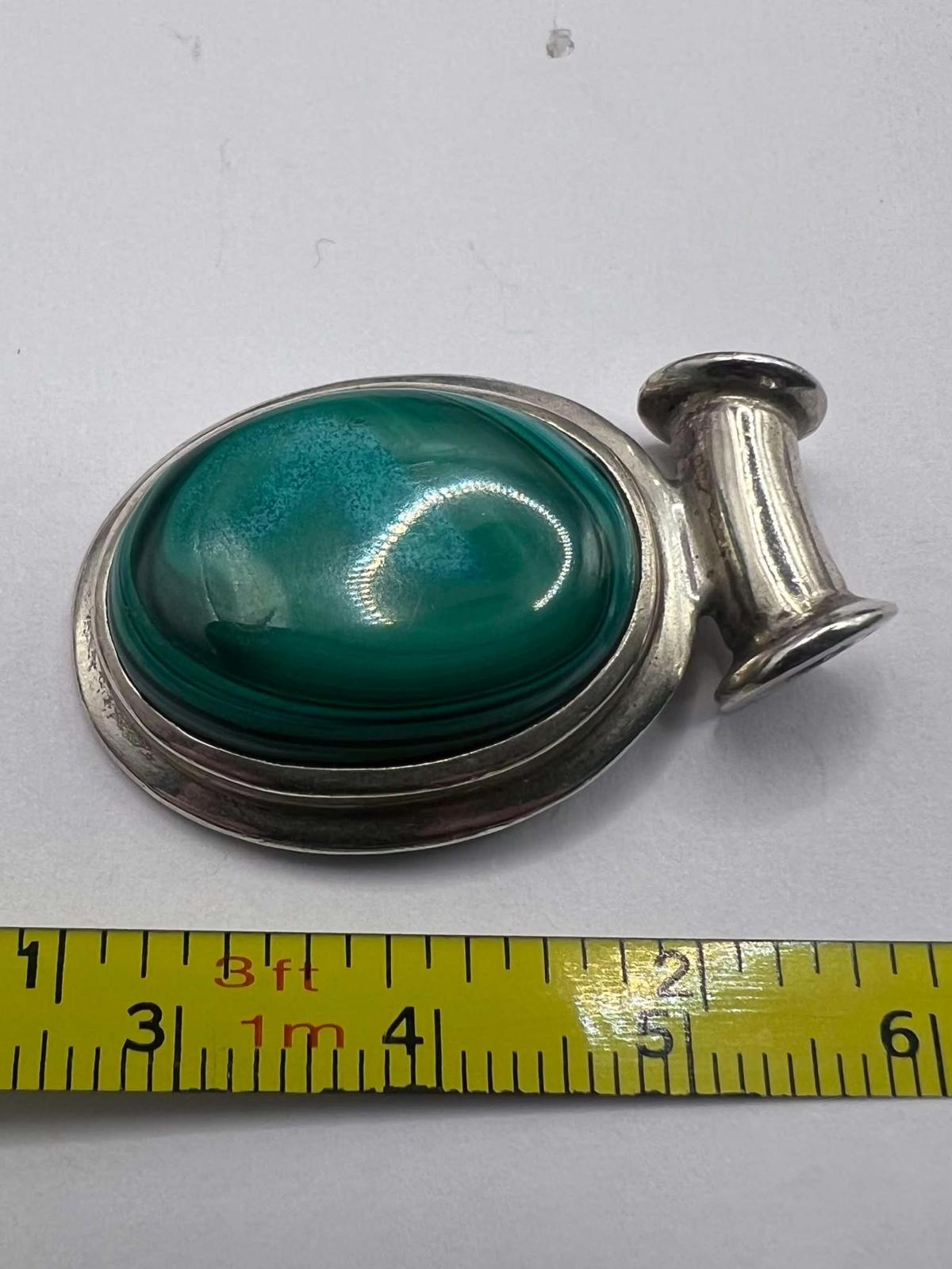 Quality 925 Sterling Silver Agate Set Pendant - 10.75 Grams