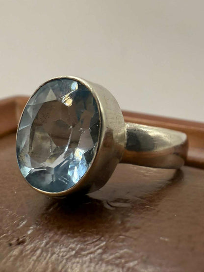 Quality 925 Sterling Silver Blue Topaz Ring • Size - M½ • 4.55 Grams