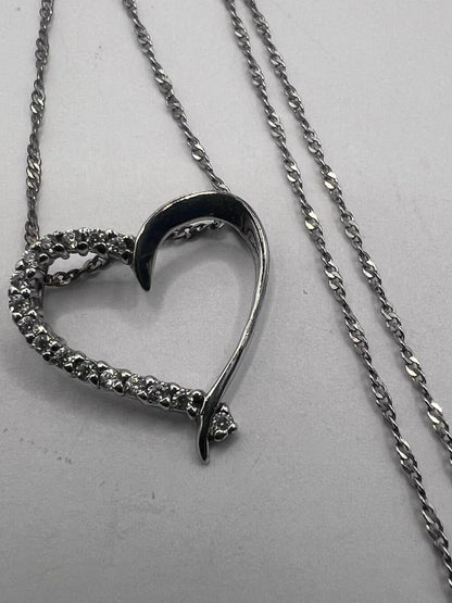 Quality 925 Sterling Silver Stone Set Heat Pendant & Chain - 2.65 Grams