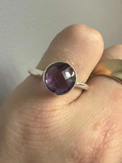 Quality 925 Silver Hammered Amethyst Set Ring • Size -  • 3.70 Grams • Size - R½