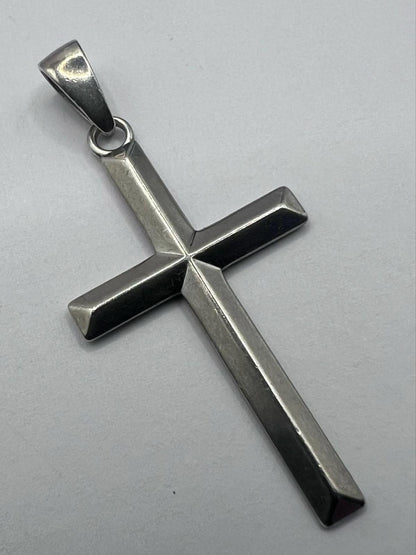 Quality 925 Sterling Silver Cross Pendant - 4.67 Grams
