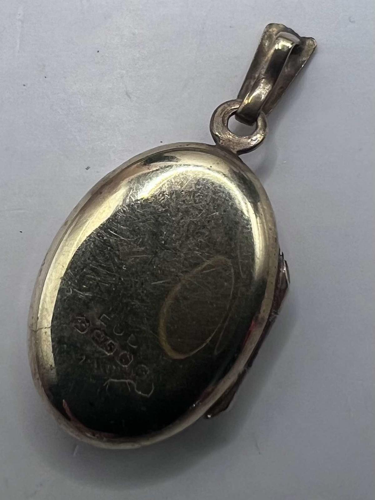 Vintage 9ct Yellow Gold Patterned Locket - 2.09 Grams