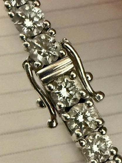 Elegant 14k White Gold 9.25ct Diamond Tennis Bracelet - 15.10 Grams - 7"