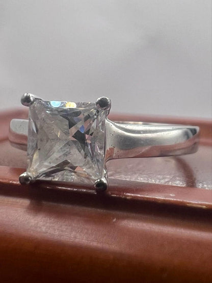 Quality 925 Sterling Silver • 4.04 Grams • Size - S