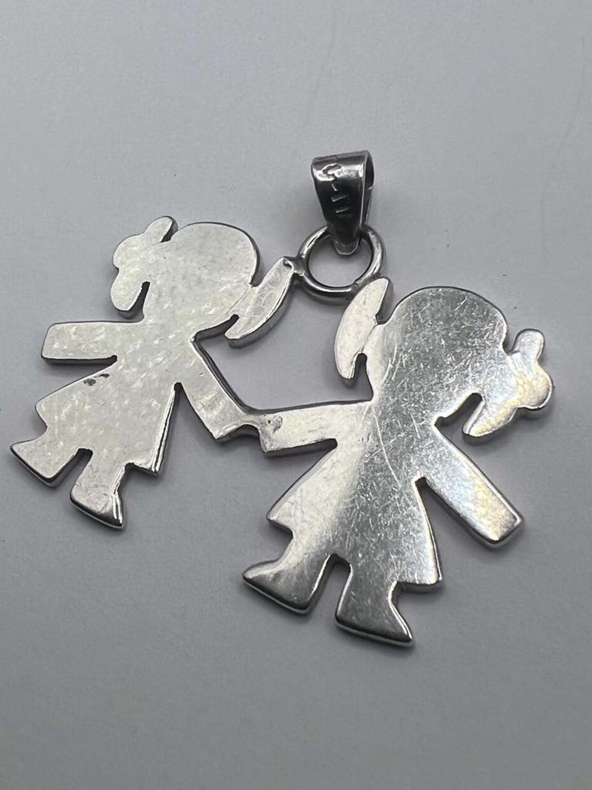 Quality 925 Sterling Silver Sisters Pendant  - 11.21 Grams