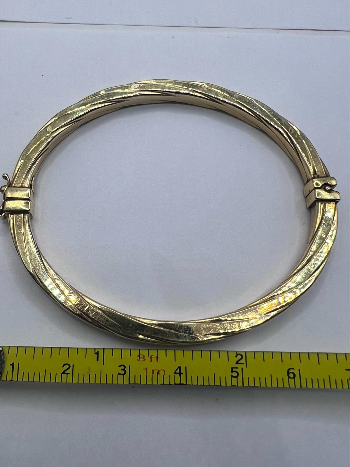 Vintage 9ct Italian Gold UnoAErre Bangle • 8.13 Grams