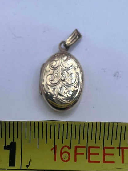 Vintage 9ct Yellow Gold Patterned Locket - 2.09 Grams