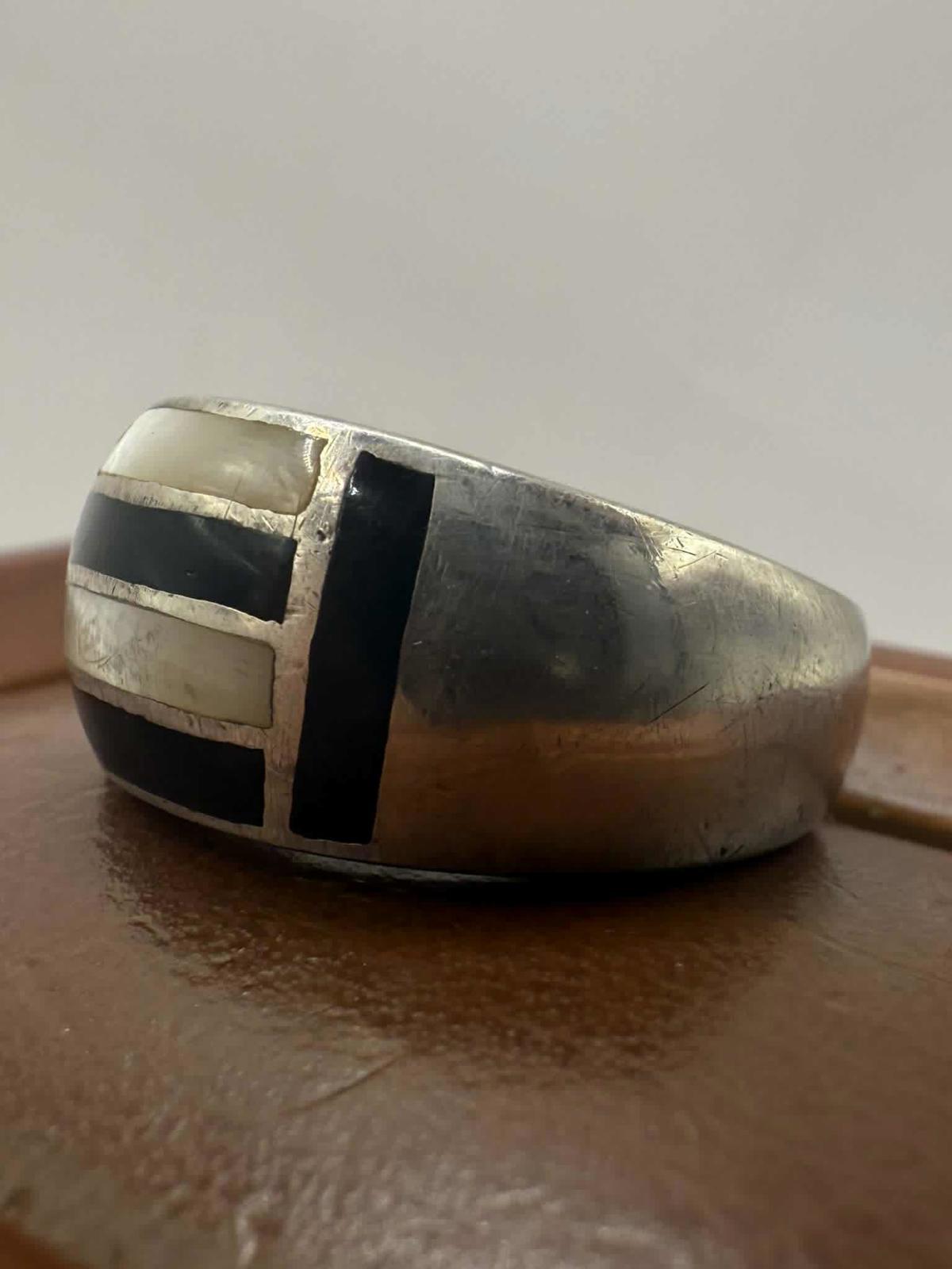 Quality 925 Sterling Silver Mother Of Pearl Inlay Ring • Size - P½ • 9.51 Grams