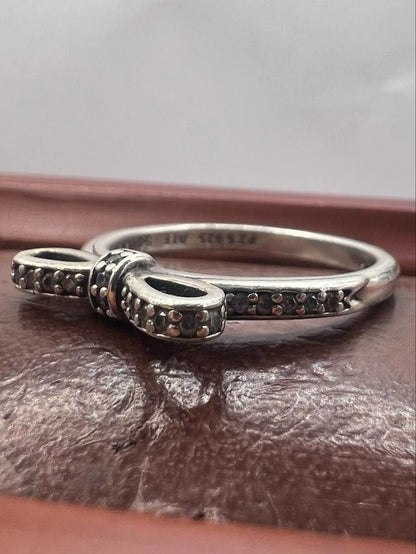 Quality 925 Sterling Silver Stone Set Bow Ring • 2.42 Grams • Size - N