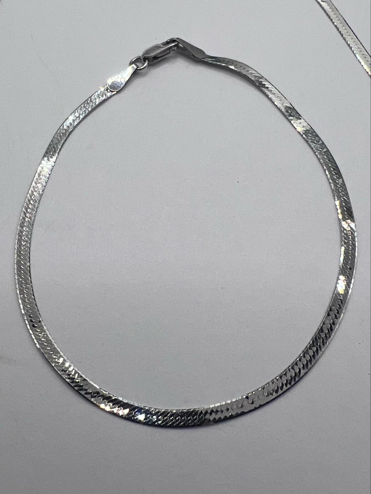 Quality 9ct White Gold Herringbone Necklace & Bracelet Set - 4.69 Grams