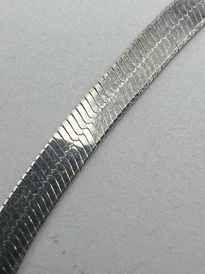 Quality 925 Sterling Silver Herringbone Bracelet - 8 Inch - 4.33 Grams