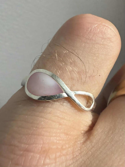 Quality 925 Silver Mother Of Pearl Infinity Ring • Size - N • 1.87 Grams