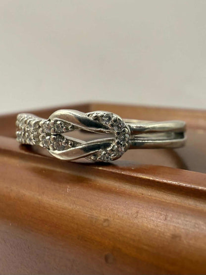 Quality 925 Sterling Silver Adjustable Bow Ring • Size - O • 2.50 Grams