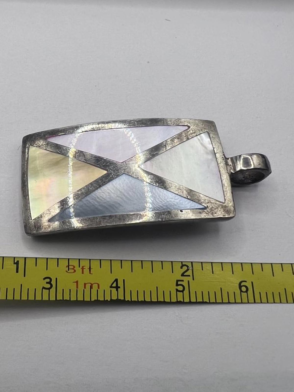 Quality 925 Sterling Silver Stone Inlay Pendant - 9.89 Grams
