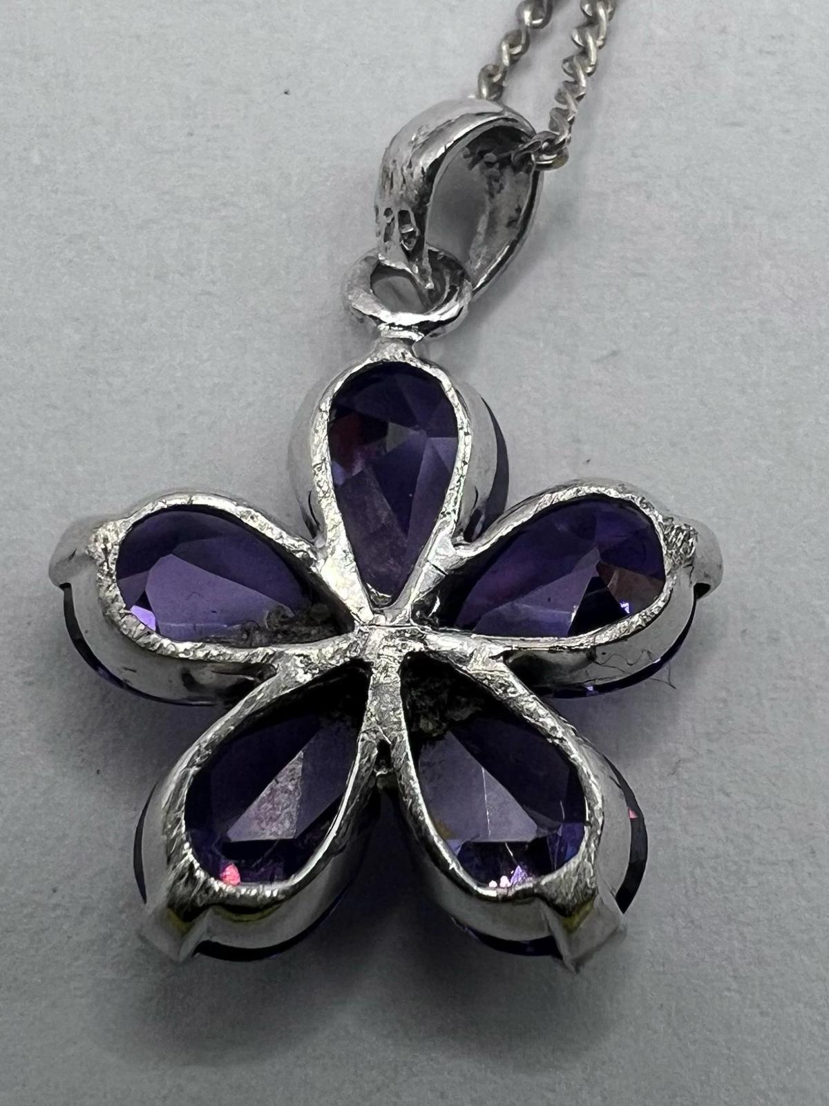 Quality 925 Sterling Silver Amethyst Flower Pedant & Chain Set - 3.25 Grams