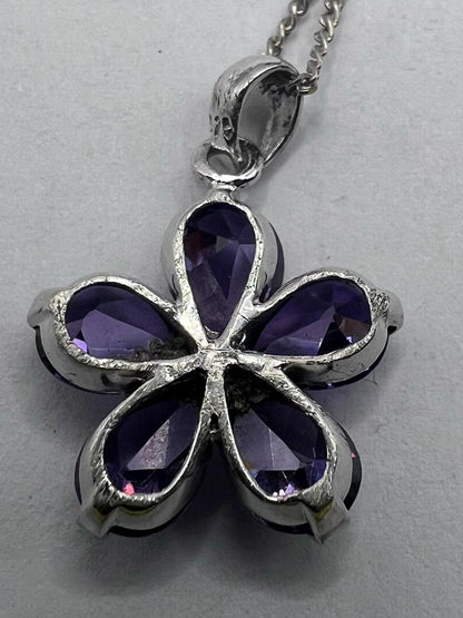 Quality 925 Sterling Silver Amethyst Flower Pedant & Chain Set - 3.25 Grams