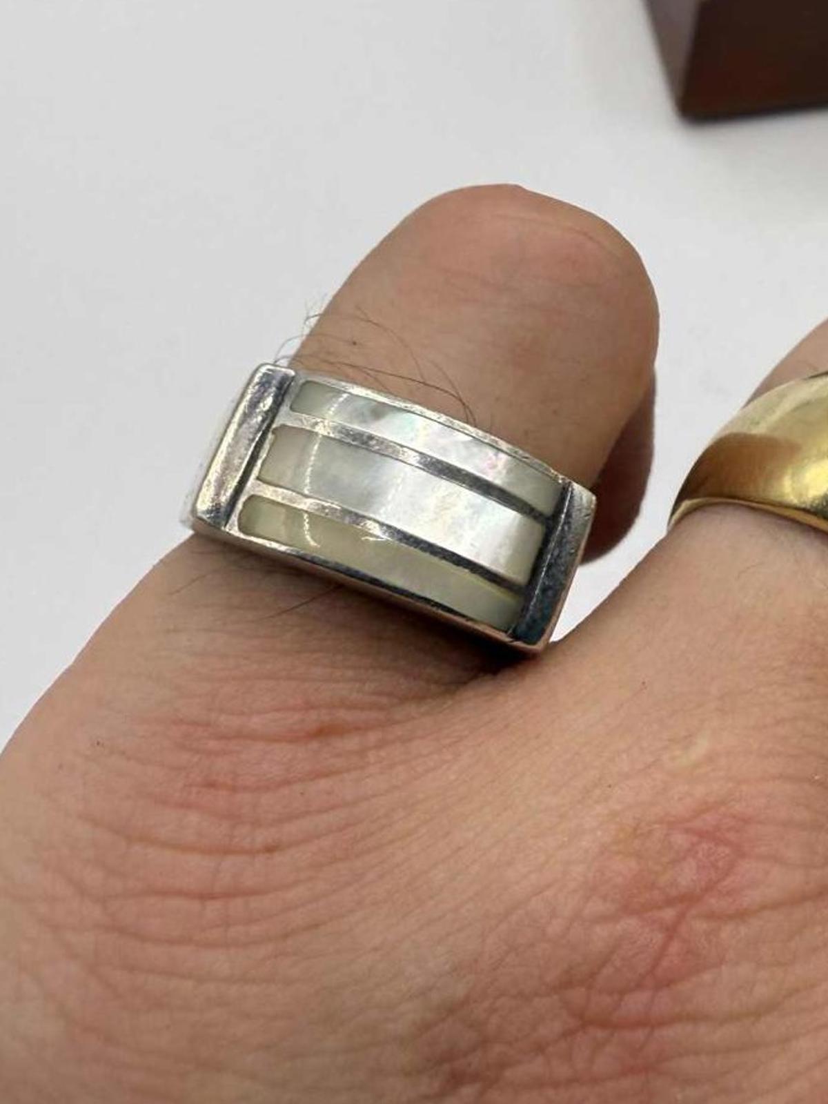 Quality 925 Sterling Silver Stone Inlayed Ring • Size - P½  • 5.86 Grams