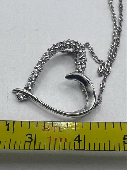 Quality 925 Sterling Silver Stone Set Heat Pendant & Chain - 2.65 Grams