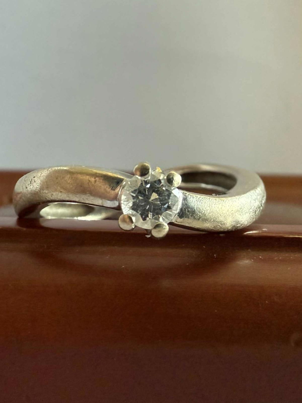 Quality 18ct White Gold White Stone Set Ring • Size - N½ • 4.07 Grams