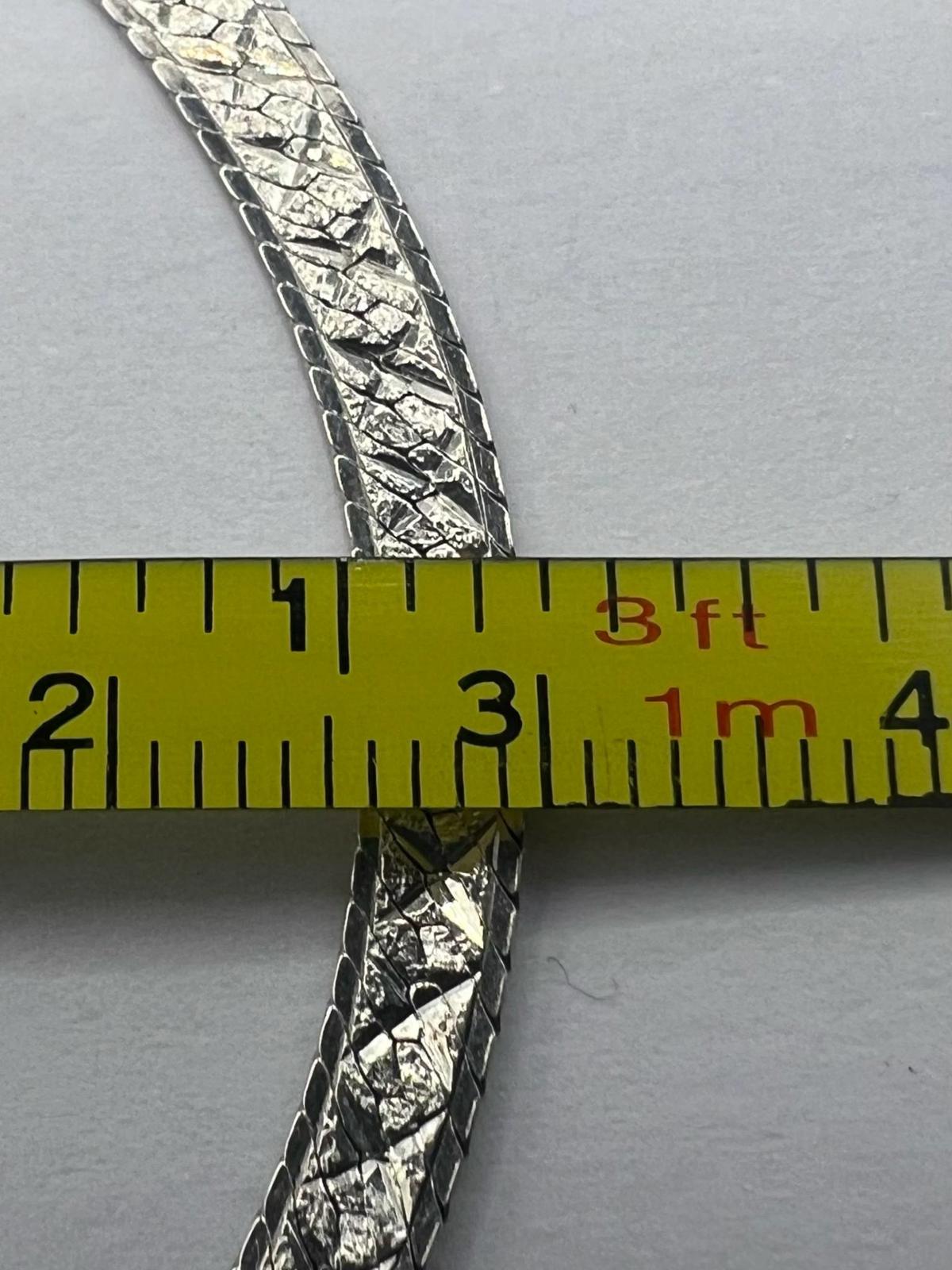 Quality 925 Sterling Silver Herringbone Bracelet - 4.04 Grams - 7"