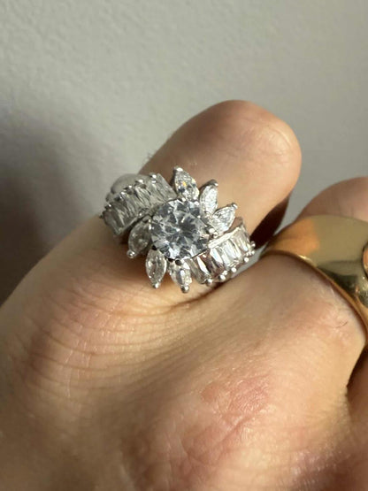 Quality 925 Sterling Silver White Stone Cluster Ring • Size - N • 6.75 Grams