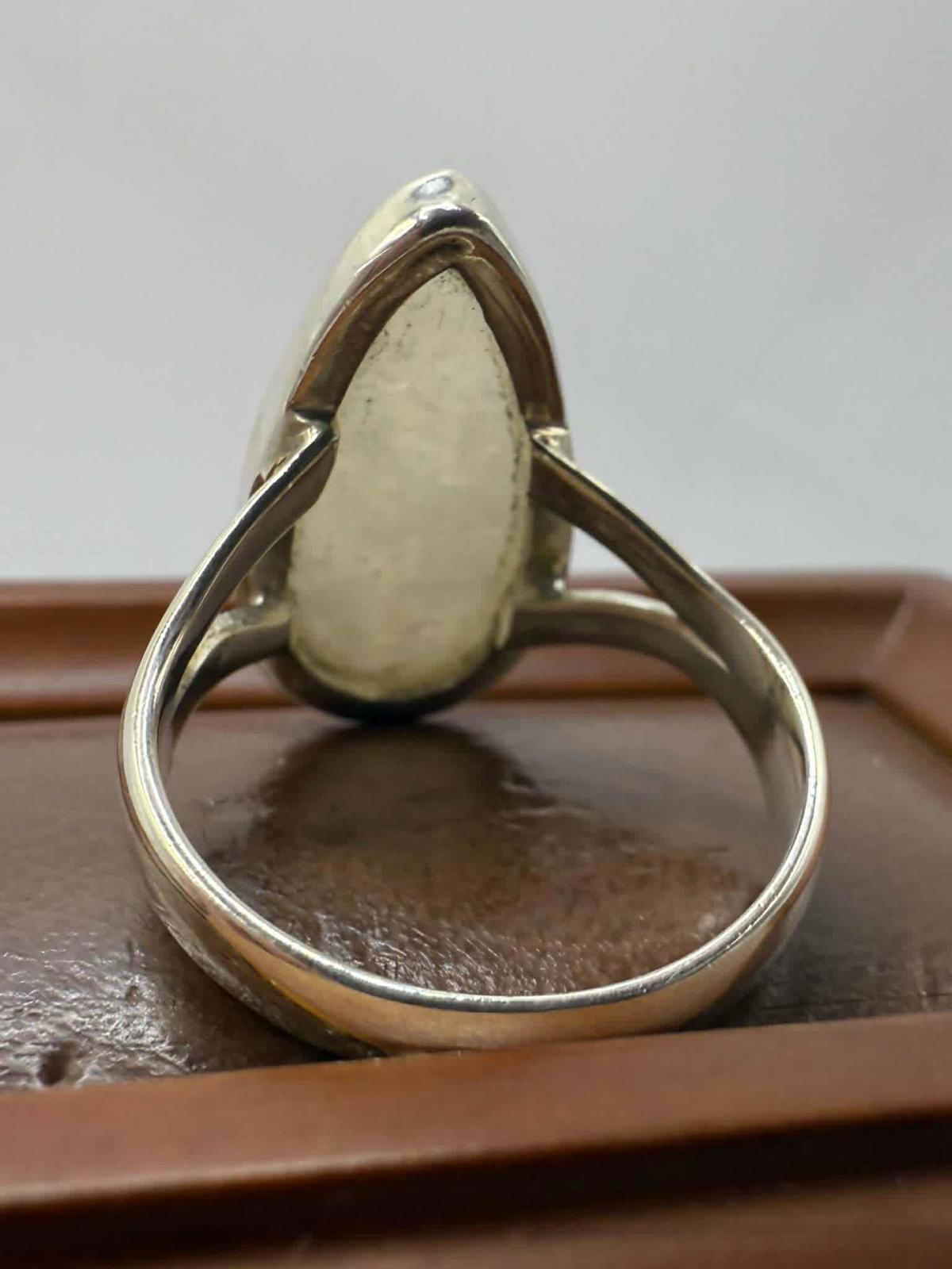 Quality 925 Sterling Silver Moonstone Set Ring • Size - P • 6.05 Grams