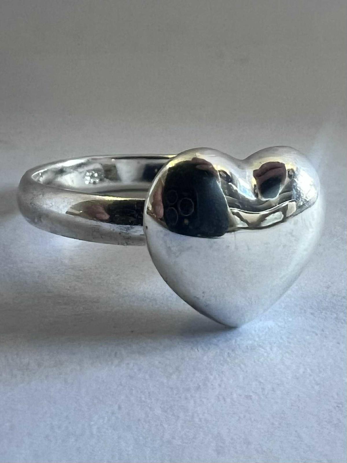 Quality 925 Sterling Silver Heart Ring • 2.38 Grams • Size - L