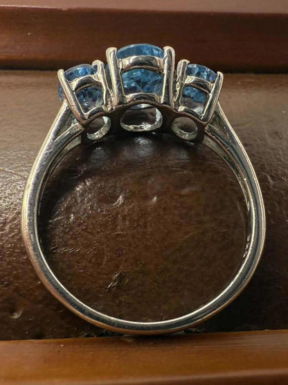 Quality 925 Sterling Silver Blue Stone Trilogy Ring • Size - M • 2.11 Grams