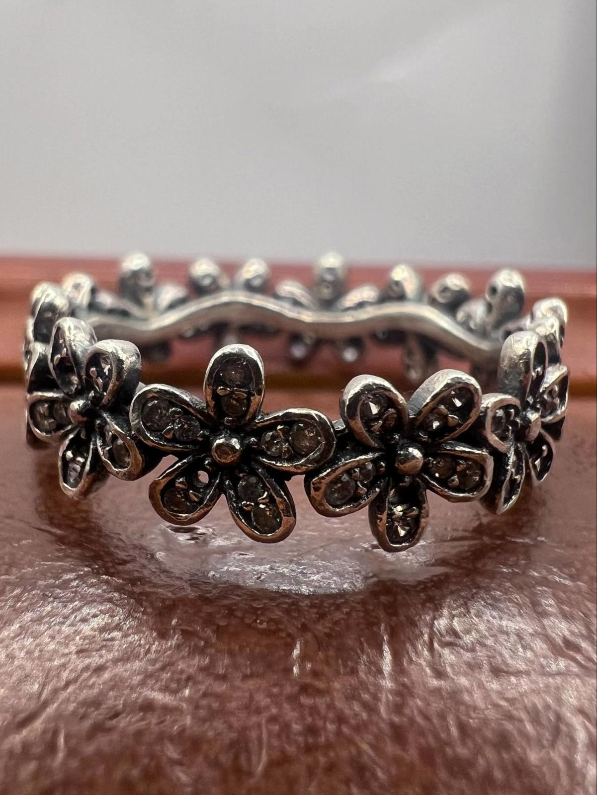 Quality 925 Sterling Silver Stone Set Flower Ring • 2.67 Grams • Size - O