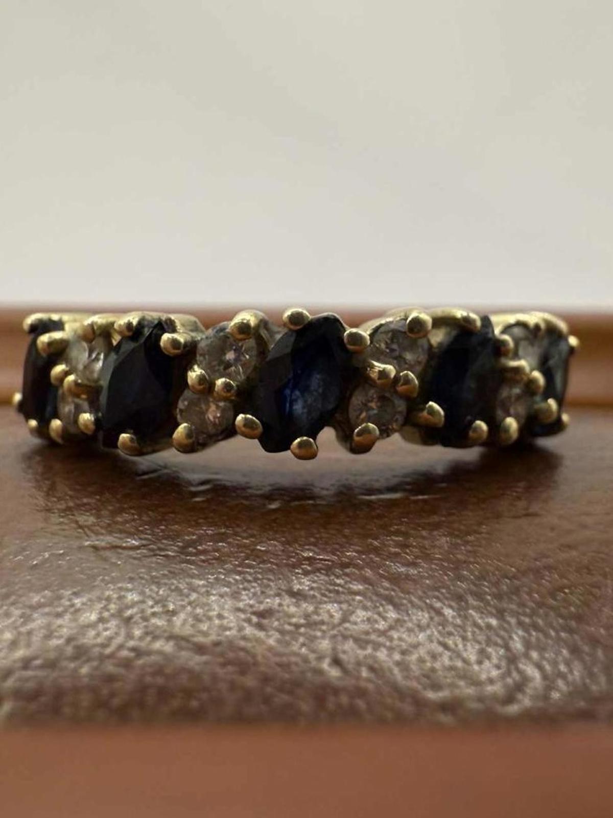 Vintage 9ct Yellow Gold Sapphire Set Ring • Size - O • 3.32 Grams