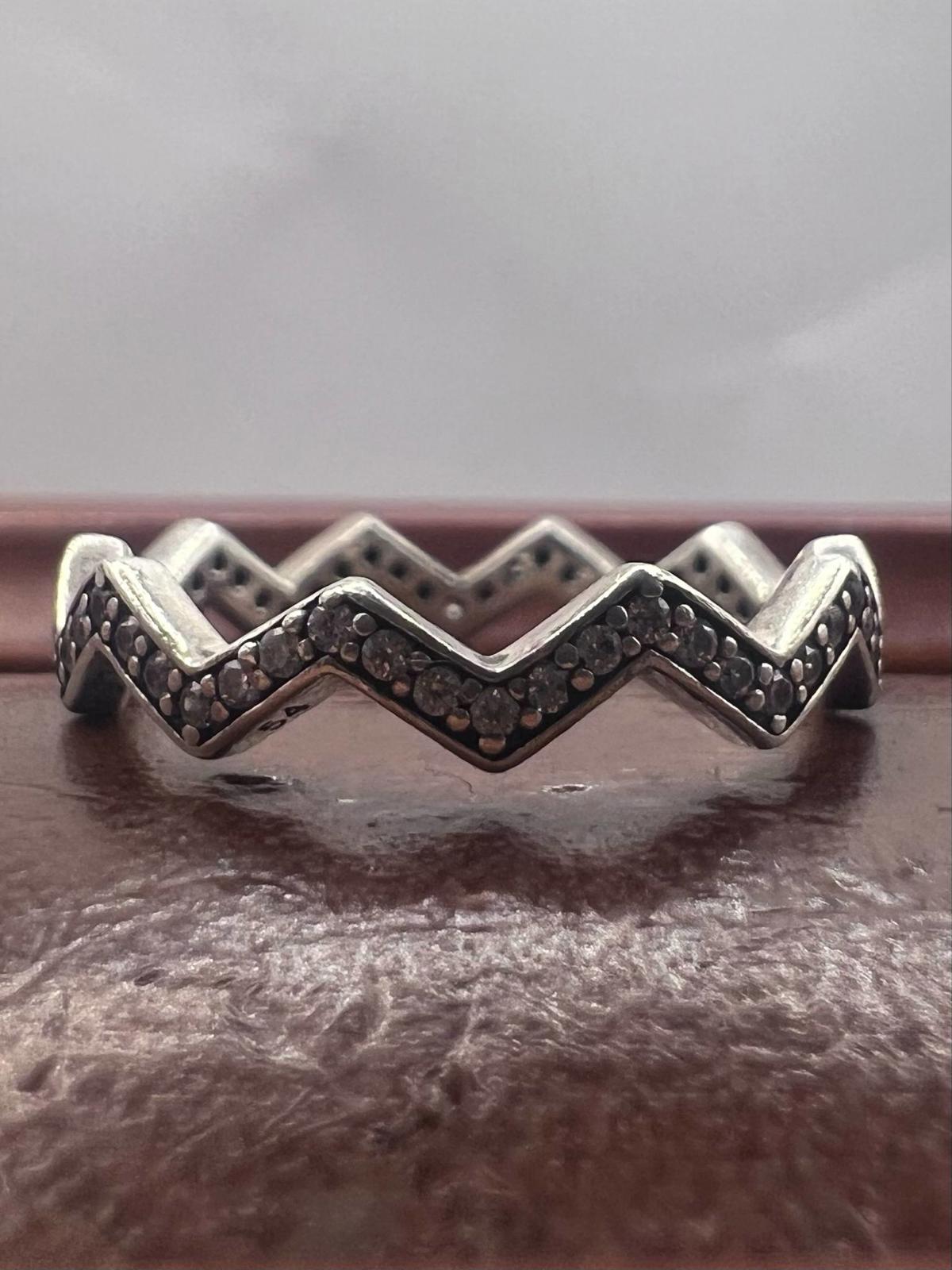 Quality 925 Sterling Silver Stone Set Wave Ring • 1.73 Grams • Size - O