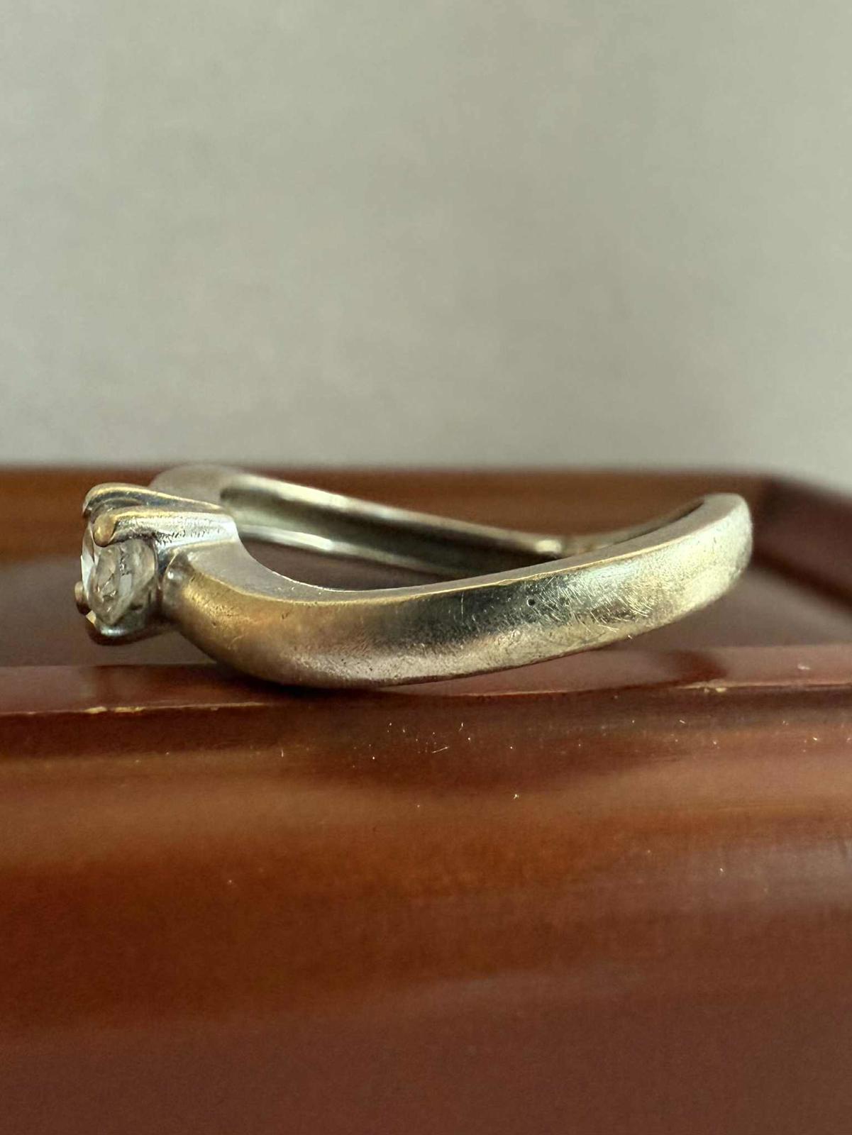 Quality 18ct White Gold White Stone Set Ring • Size - N½ • 4.07 Grams