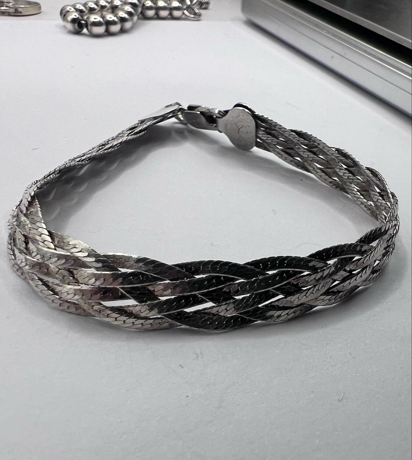 Quality 925 Sterling Silver Herringbone Bracelet - 9.45 Grams - 8"
