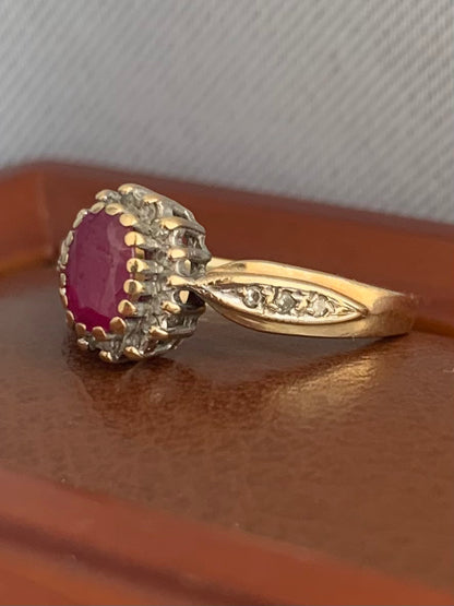 Quality 9ct Ruby & Diamond Cluster Ring - M