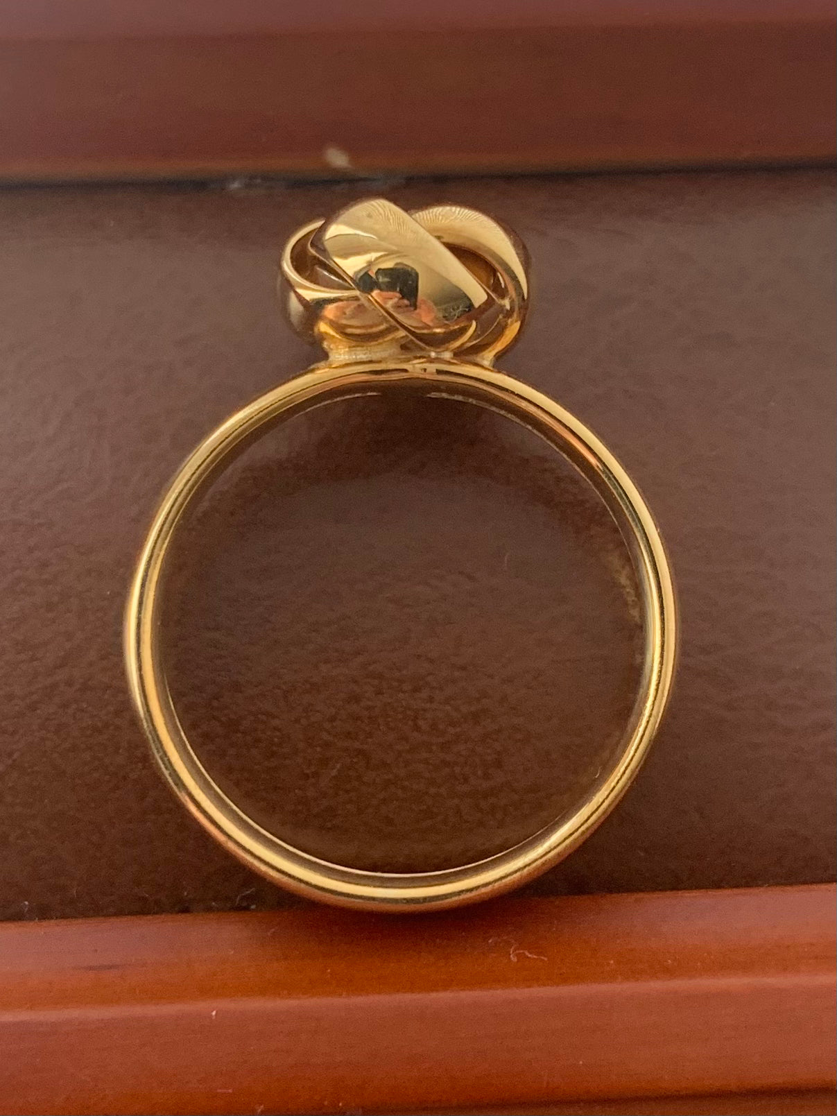 Unusual 9ct Knot Ring - 1.65 Grams